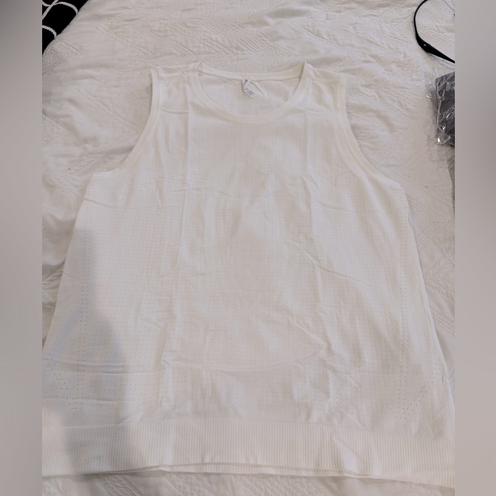 Brand New Athleta Momentum Tank